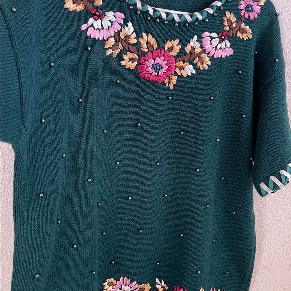 Floral Embroidered Green Sweater - Picture 2 of 8